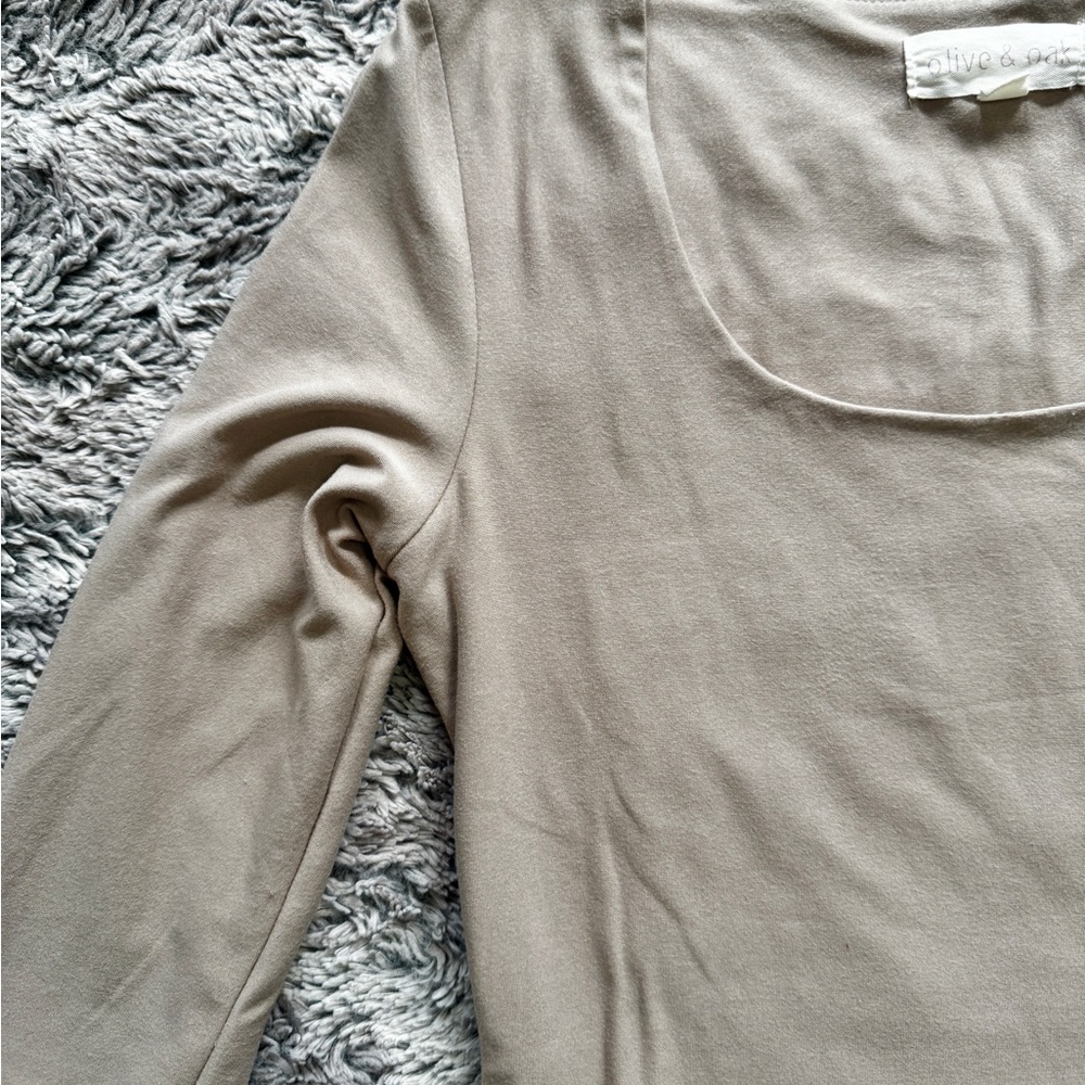 Olive & Oak Long Sleeve Scoop Neck Top Size Medium - Picture 4 of 5